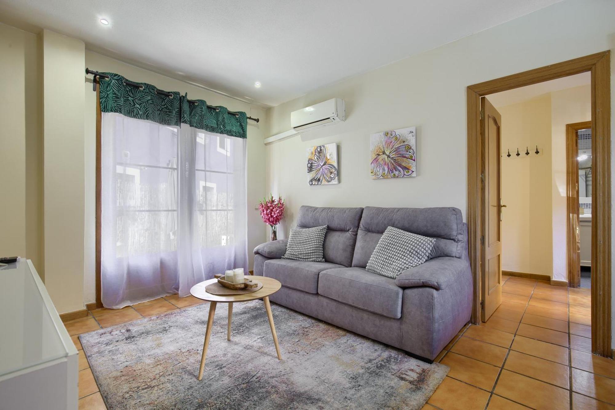 Casona 44 - Apartamento Para 2 Con Wifi, Ac Y Patio Exterior アルカラ・デ・エナレス エクステリア 写真